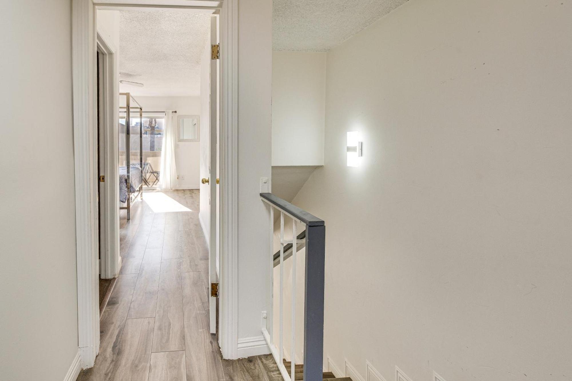Angeles Townhome Off-street Parking And Balcony * Los Angeles